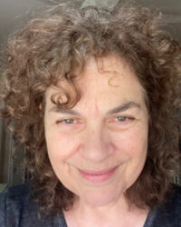 Ana Stevenson, translator of the children's picture book Atrapa la estrella, Elva Resa