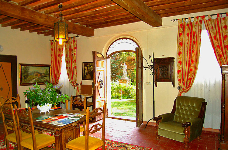 Tuscany Writeaway scholarship to a writing workshop offered by Writeaways, Elva Resa, and Books Make a Difference magazine to a military-connected woman age 18 or older.